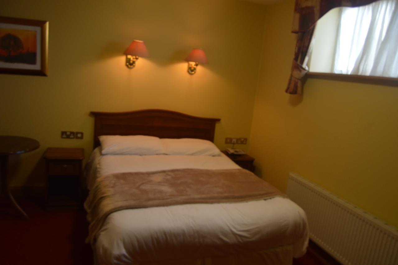 The Anglers Rest Hotel Headford Eksteriør billede