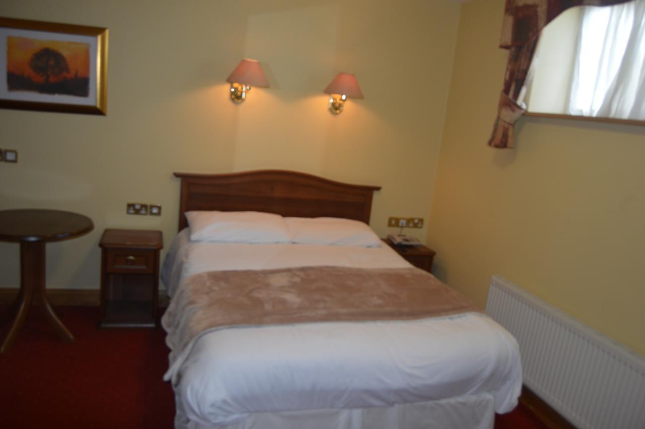 The Anglers Rest Hotel Headford Eksteriør billede